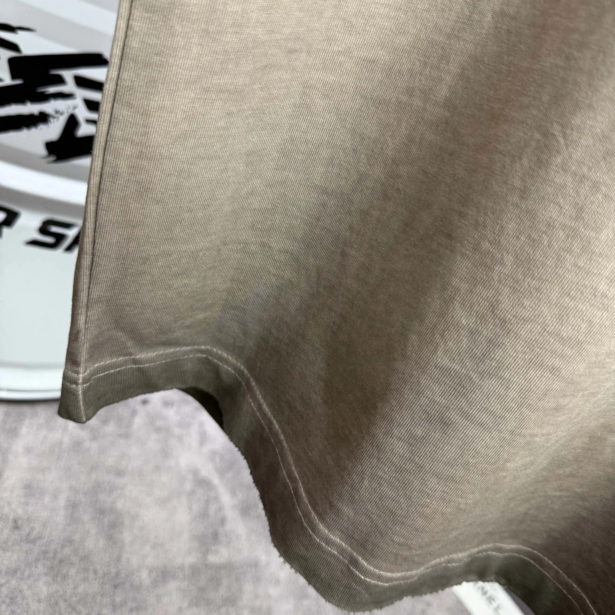 P160 Ston* islan* 石*岛 2025 autumn and winter new style Washed and worn 320g round neck short-sleeved tee Unisex loose version Color: Washed black Washed white Washed gray Brown Size: S M L XL XXL Size: S (90-130 pounds) M (120-150 pounds) L (140-165 pounds) (160-180 catties) XXL (180-210 catties)